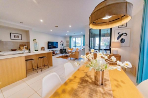 StayAU 4BR Designer Home in Knox, Wantirna South